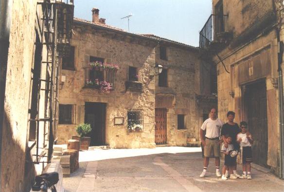 Yo, Itziar, Unai e Iker en Pedraza, verano de 1999